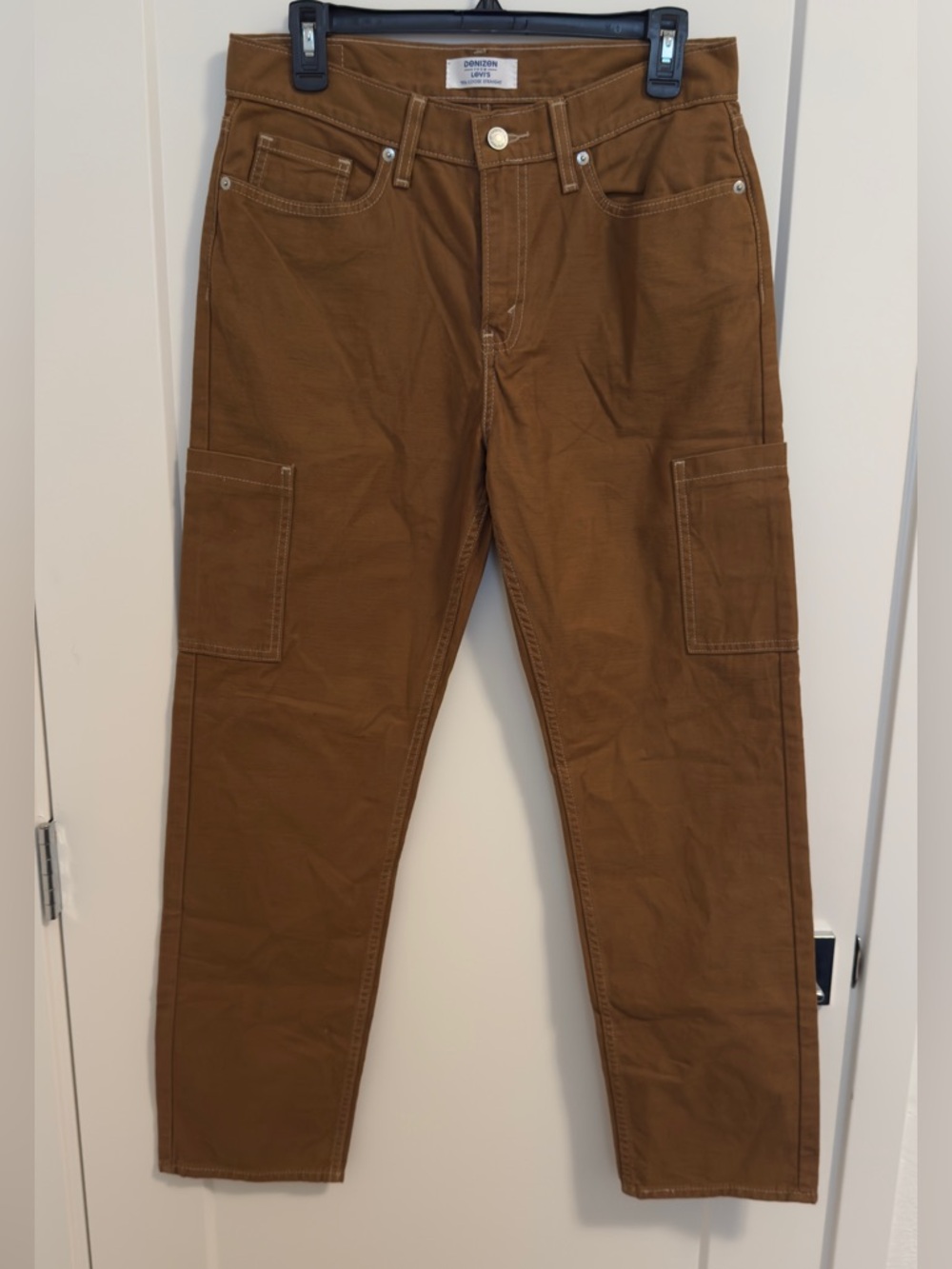 Denizen from Levi's Tan Cargo 90s loose straight - Women’s size 4 (27)